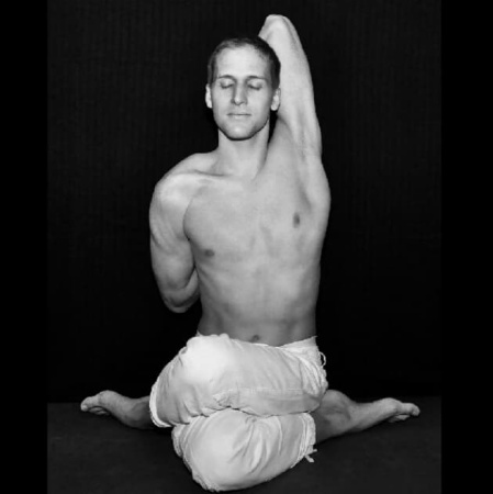 Yoga Lehrer Matthias Fürth